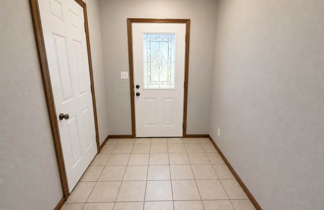 Charming 3-Bedroom Ranch Home: Ideal Comfort and Style! Gallery 3