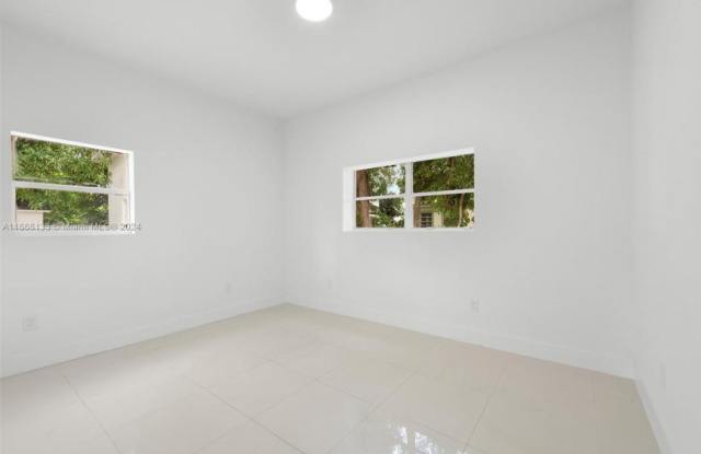 15104 N Miami Ave Gallery 2
