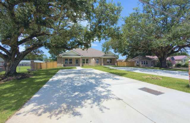 410 A Camellia Dr photos photos