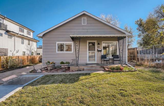 AVAILABLE NOW, LARGE YARD AND DETACHED 2 CAR GARAGE, UPDATED FLOORS AND BATH, $0 DEPOSIT OPTIONS! Gallery 1