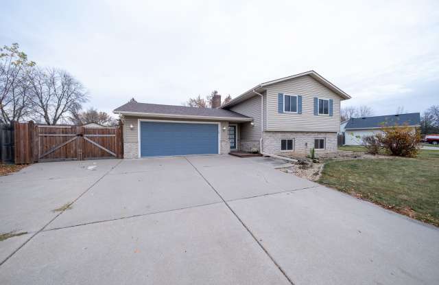 15635 Hallmark Path - 15635 Hallmark Path, Apple Valley, MN 55124