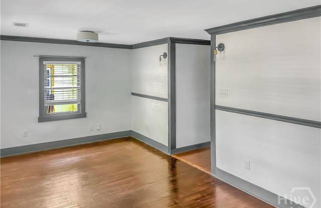 509 E Harris Street Gallery 4