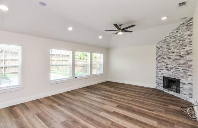 11004 Stream Bend Drive Gallery 4