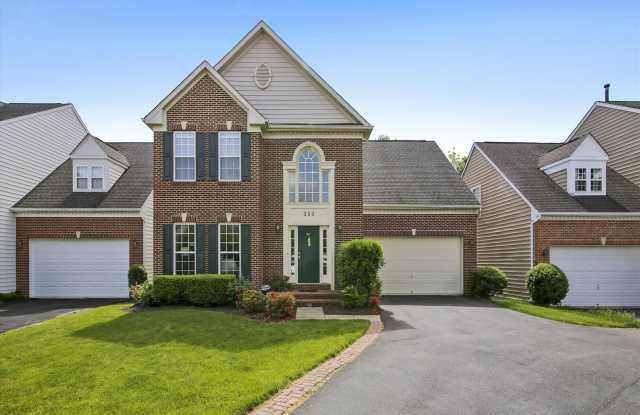 Premium 4Bed/3.5Bath Colonial walking distance to the Kentlands! - 350 Tannery Drive, Gaithersburg, MD 20878
