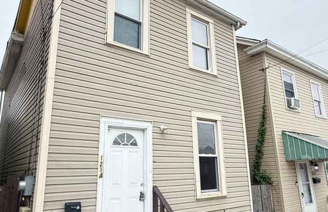 2 or 3 Bed, 1 Bath Single Family Home in Homestead! Gallery 1