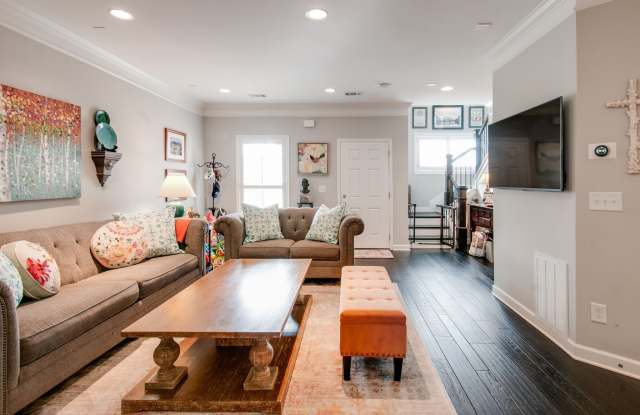 7394 Old Harding Pike Gallery 3