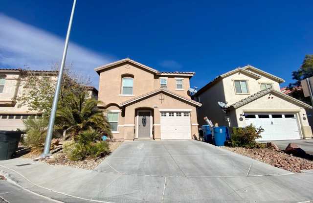 STUNNING 3 BEDROOM 2.5 BATHROOM HOME WITH A POOL LOCATED IN MOUNTAINS EDGE COMMUNITY, photos photos