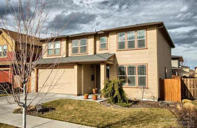NE House Pet Friendly, 4 Bdrm, 2.5 Bath, Bonus Room, Office, Gas Heat/fireplace, A/C photos photos
