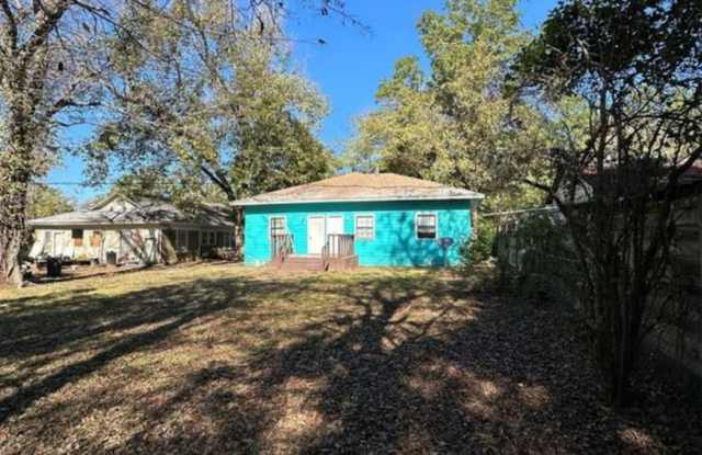 836 E. Price Gallery 3
