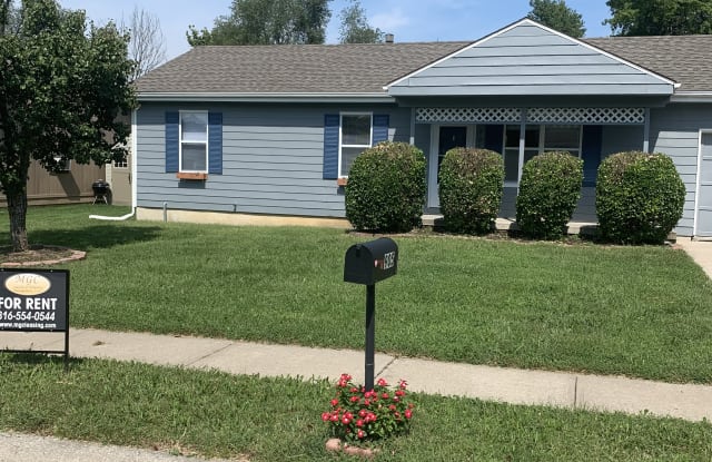 905 Renee Lynde Dr - 905 Renee Lynde Drive, Pleasant Hill, MO 64080