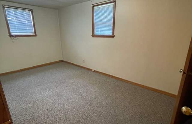 1 Bed 1 Bath - 1003 North 14th Street, Bismarck, ND 58501