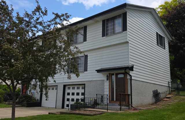 3 bedroom Mukwonago townhome photos photos