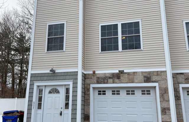 607 Holt Avenue photos photos