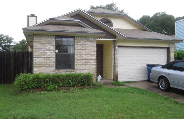 Nice Home with great Metric Blvd Location - 11708 Tallow Field Way, Austin, TX 78758