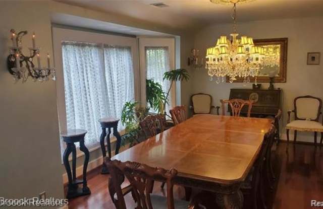 7375 PARKSTONE Lane Gallery 4