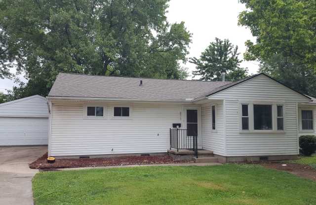 Charming 3 Bedroom Single-Family Home with Private Yard photos photos