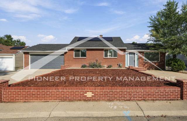 Charming Home with Washer/Dryer and Fenced in Yard Gallery 1
