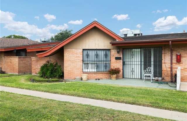 800 E Dallas Avenue unit: 7 photos photos 800 E Dallas Avenue unit: 7 photos photos