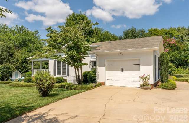 108 Surfside Lane Gallery 3