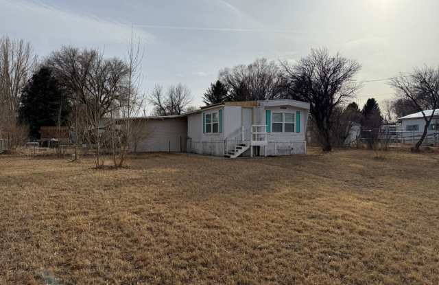 2 Bedroom 1.5 Semi-Rural Mobile Home with Workshop on Large Lot - 6 Clear View Drive, Fremont County, WY 82501 2 Bedroom 1.5 Semi-Rural Mobile Home with Workshop on Large Lot - 6 Clear View Drive, Fremont County, WY 82501