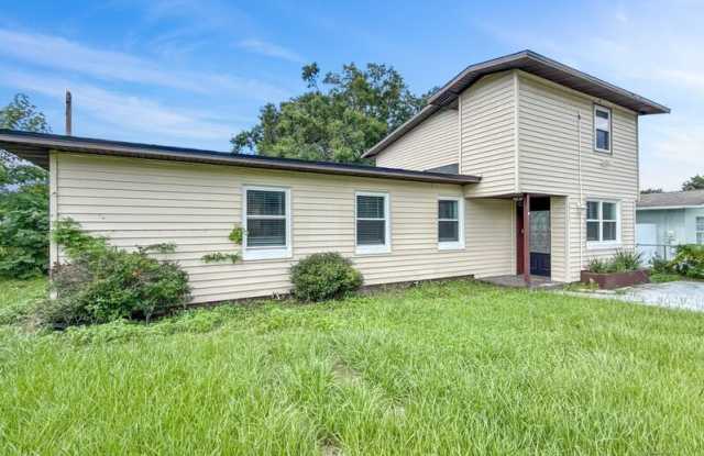 10532 Dobell Rd photos photos