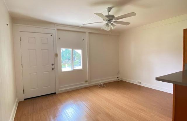 Palolo Valley, ground floor SPACIOUS duplex 2 bed, 2 bath, 1 parking stall includes water and sewer Gallery 4