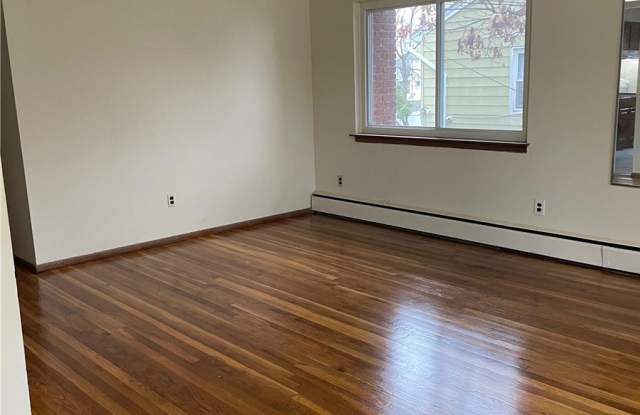 74 Colonial Avenue Gallery 3