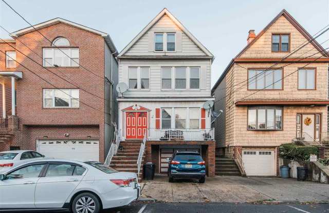 13 WEST 27TH ST - 13 West 27th Street, Bayonne, NJ 07002