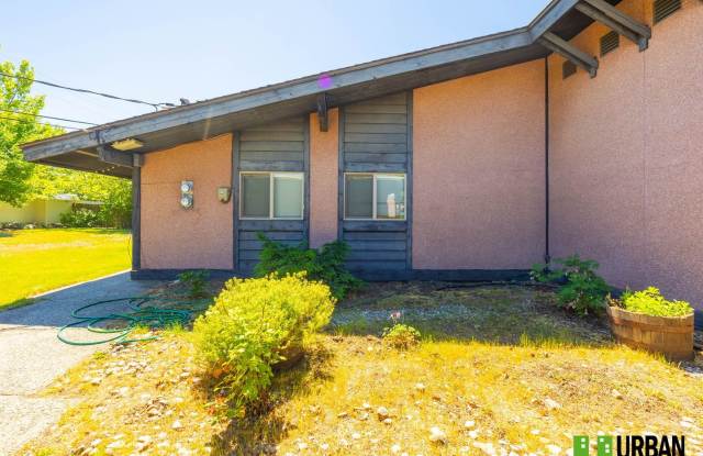 Spacious 2bed/1bath Spokane Valley Duplex for Rent – 1612 N Union Rd - 1612 North Union Road, Spokane Valley, WA 99206