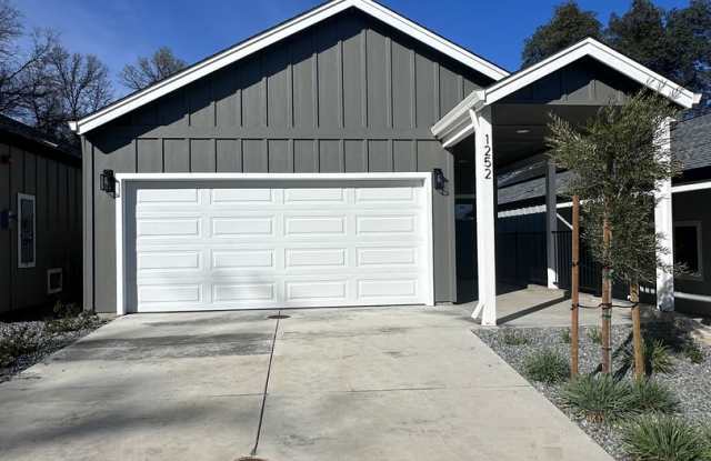 Brand New Build on Old Alturas - ALL Electric with City of Redding Solar! photos photos