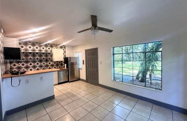 1418 SW 27th Street photos photos