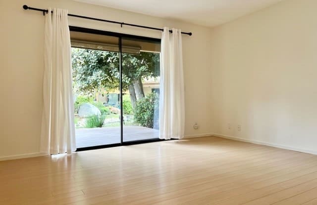128 Lemon - 128 Lemon Grv, Irvine, CA 92618
