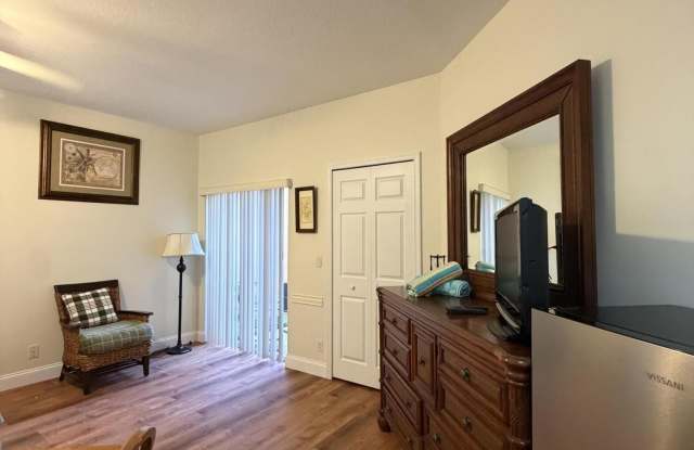 8246 MULLIGAN Circle Gallery 2