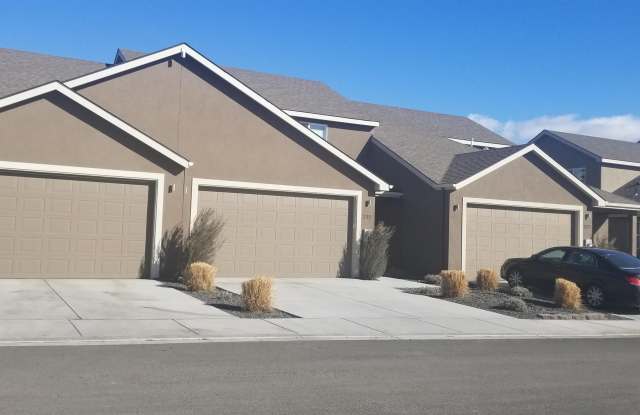 315 E 10th Place - 315 East 10th Place, Kennewick, WA 99336