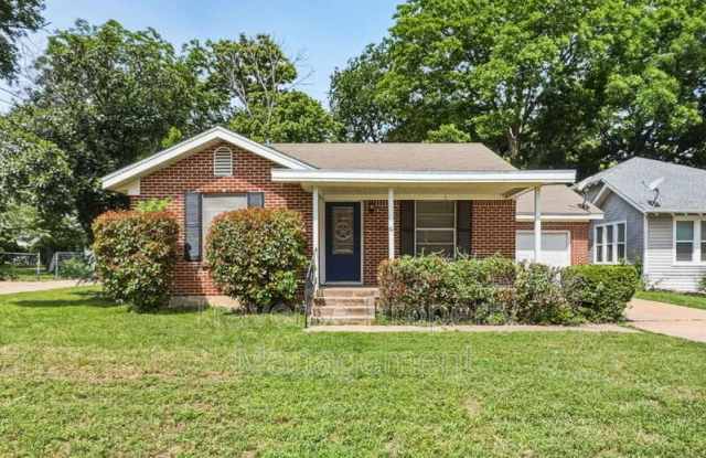 304 South Waco Street photos photos