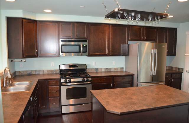 2556 Waterside Lane Gallery 2