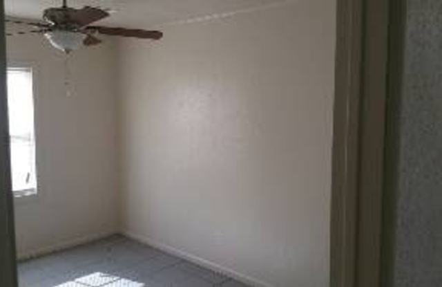 3323 North Lansing Place Gallery 4