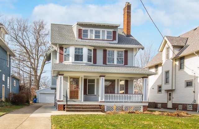 1252 Summit Avenue photos photos