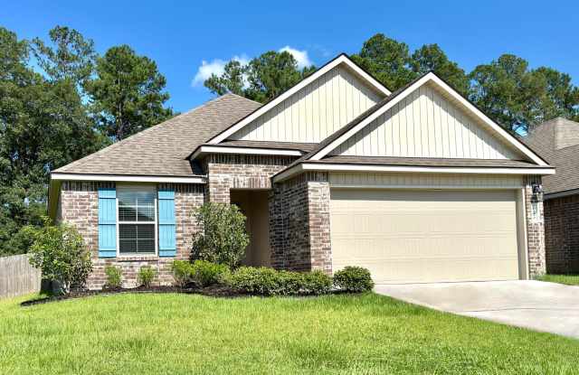 Solar-Powered Comfort! Stunning 4 Bed Home with Garage  Patio in Denham Springs photos photos