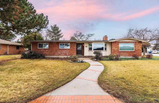 3411 W Hillcrest Dr photos photos