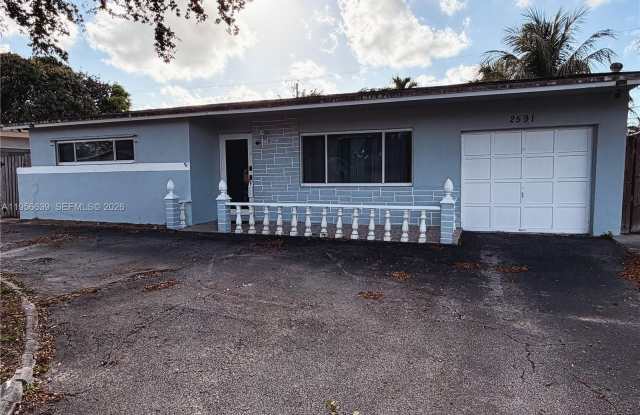 2591 NW 87th Ln - 2591 Northwest 87th Lane, Sunrise, FL 33322