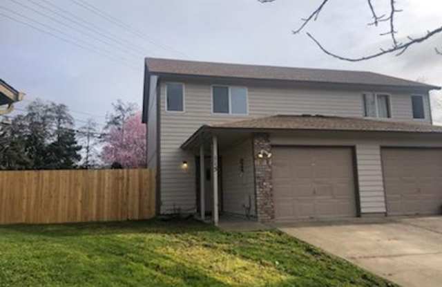 Nice 3-Bedroom, 1.5-Bath Duplex In Thurston Area In Springfield! - 115 South 63rd Street, Springfield, OR 97478 Nice 3-Bedroom, 1.5-Bath Duplex In Thurston Area In Springfield! - 115 South 63rd Street, Springfield, OR 97478