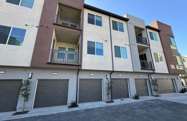 Brand New 1 bedroom, 1 bath Townhome with 2 car tandem garage for lease photos photos