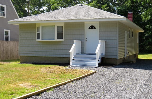 62 Eleanor Avenue - 62 Eleanor Avenue, Suffolk County, NY 11950