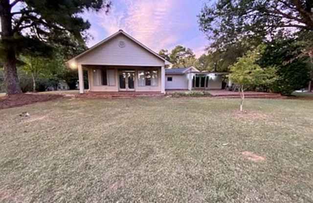2760 Louisville Road Gallery 1