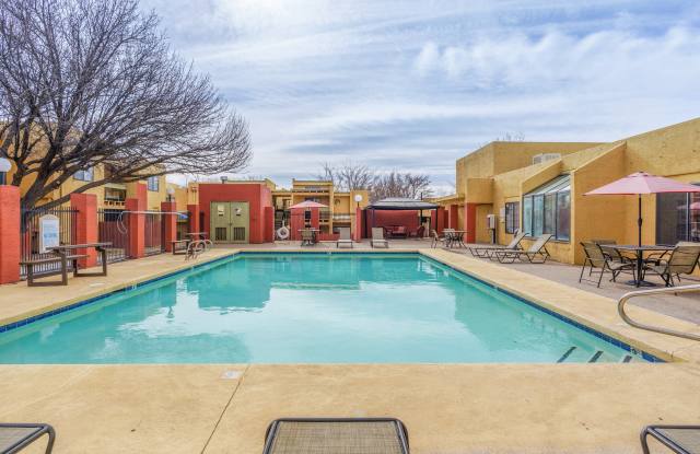 Entrada Pointe Apartments Gallery 2