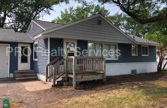5731 Northport Drive - 5731 Northport Drive, Brooklyn Center, MN 55429