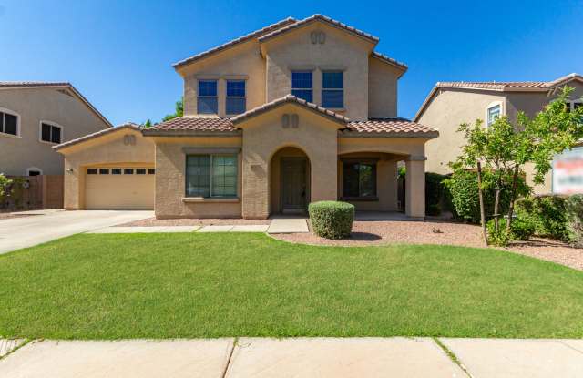 Chandler 4 Bedroom - 2.5 Bathroom with Private Pool - 4116 East County Down Drive, Chandler, AZ 85249