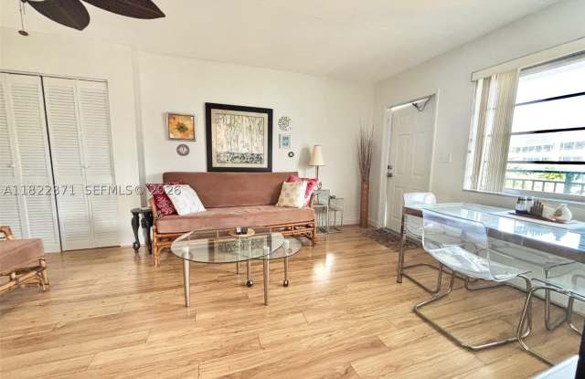 1125 SE 14th Pl Gallery 4