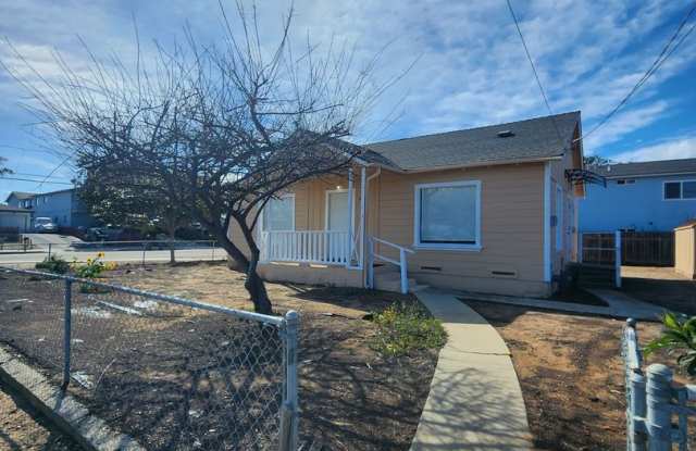 Comfortable 2 Bed, 1 Bath Home in Grover Beach photos photos